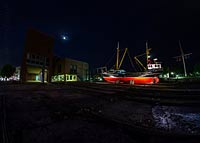  Tonnenleger Hildegard bei Mondlicht im Binnenhafen von Husum