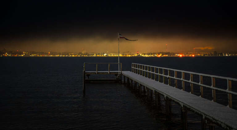 Wintersteg in Altheikendorf nach Nachtschnee
