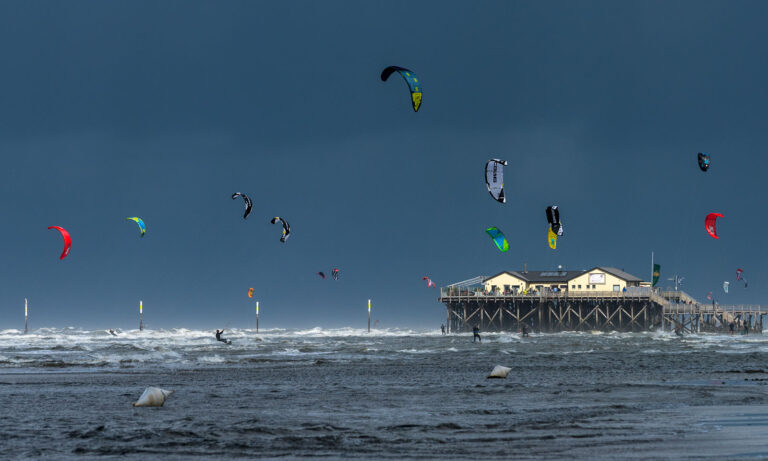 Kiter vor Sturmfront<br>EDITION | KLEINE MEERESBILDER